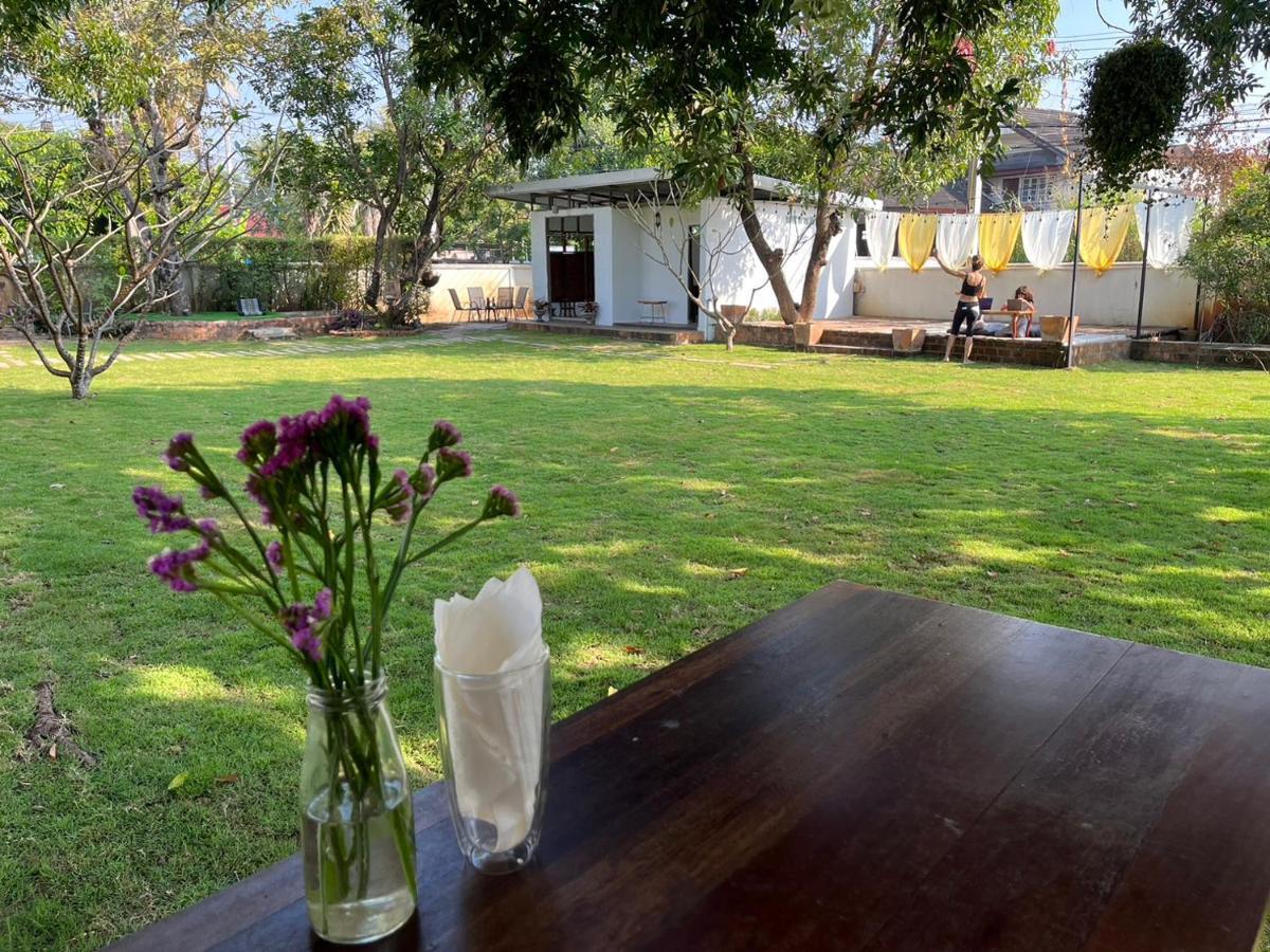 Udee Cozy Hotel Chiang Mai Exterior foto