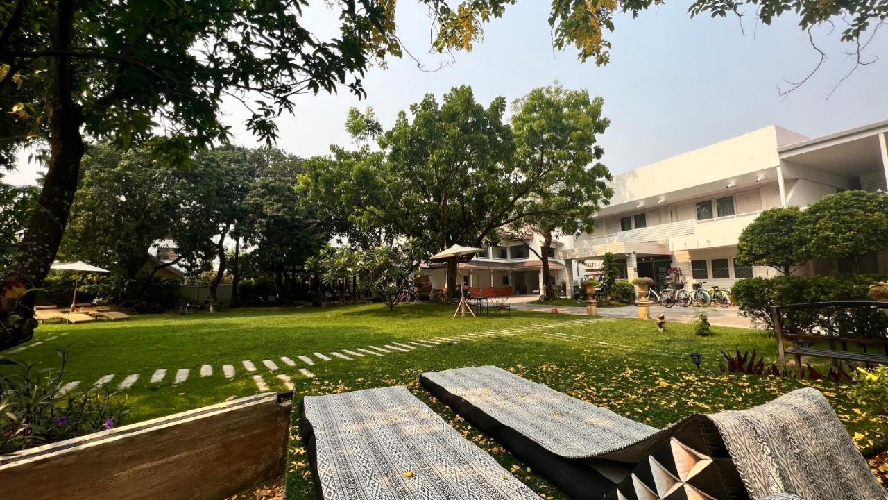 Udee Cozy Hotel Chiang Mai Exterior foto